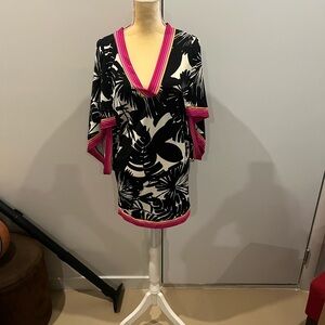 Black and White Floral Kimono  Swimsuit Coverup with Pink Trim.